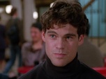 Beverly Hills, 90210 - S07 E15 - Le fantôme de l'université