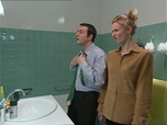 Un gars, une fille - S2E28 - Dans la salle de bain (4)